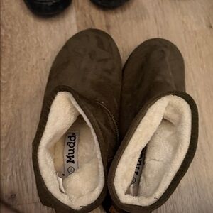 Kuda Brown Suede Slippers